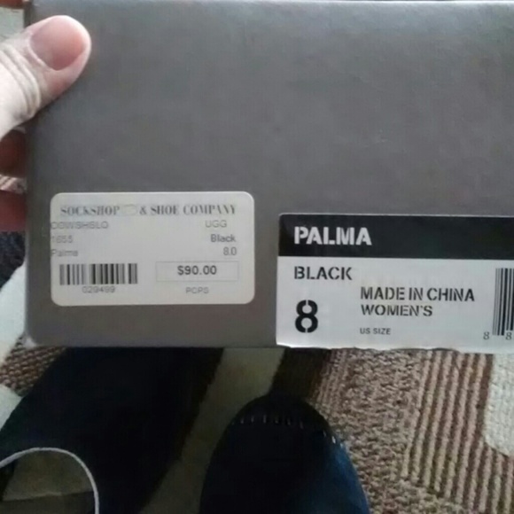 Uggs - Picture 4 of 4