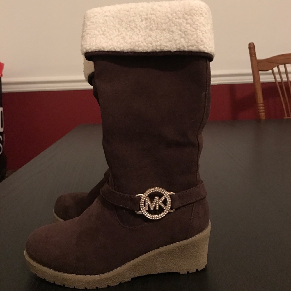 🌺 MK  Girls Brown Suede Boots 🌺