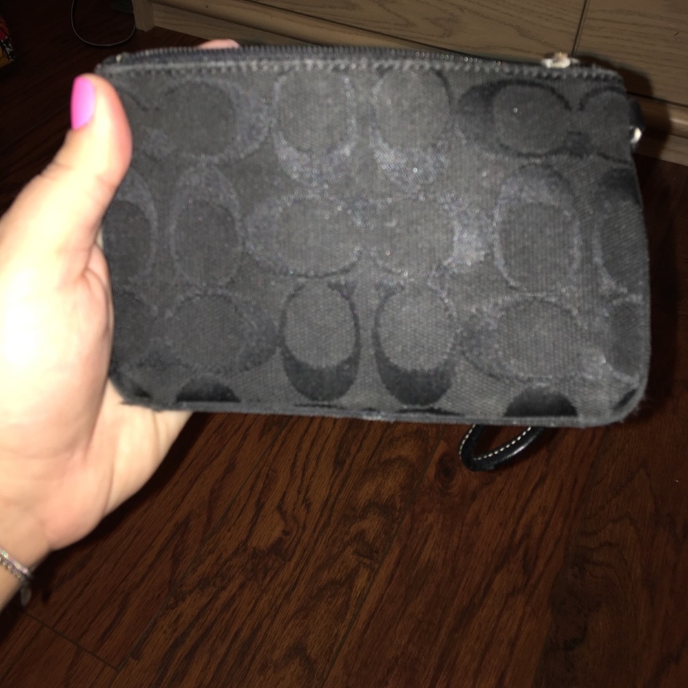 Coach wristlet - Picture 3 of 3
