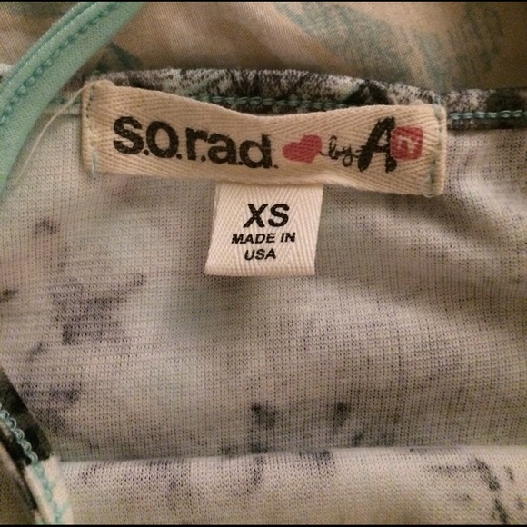 Blue and black floral crop top🖤 - Picture 3 of 3