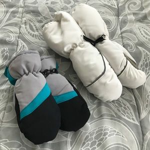 Toddler snow glove bundle. Size 2t.