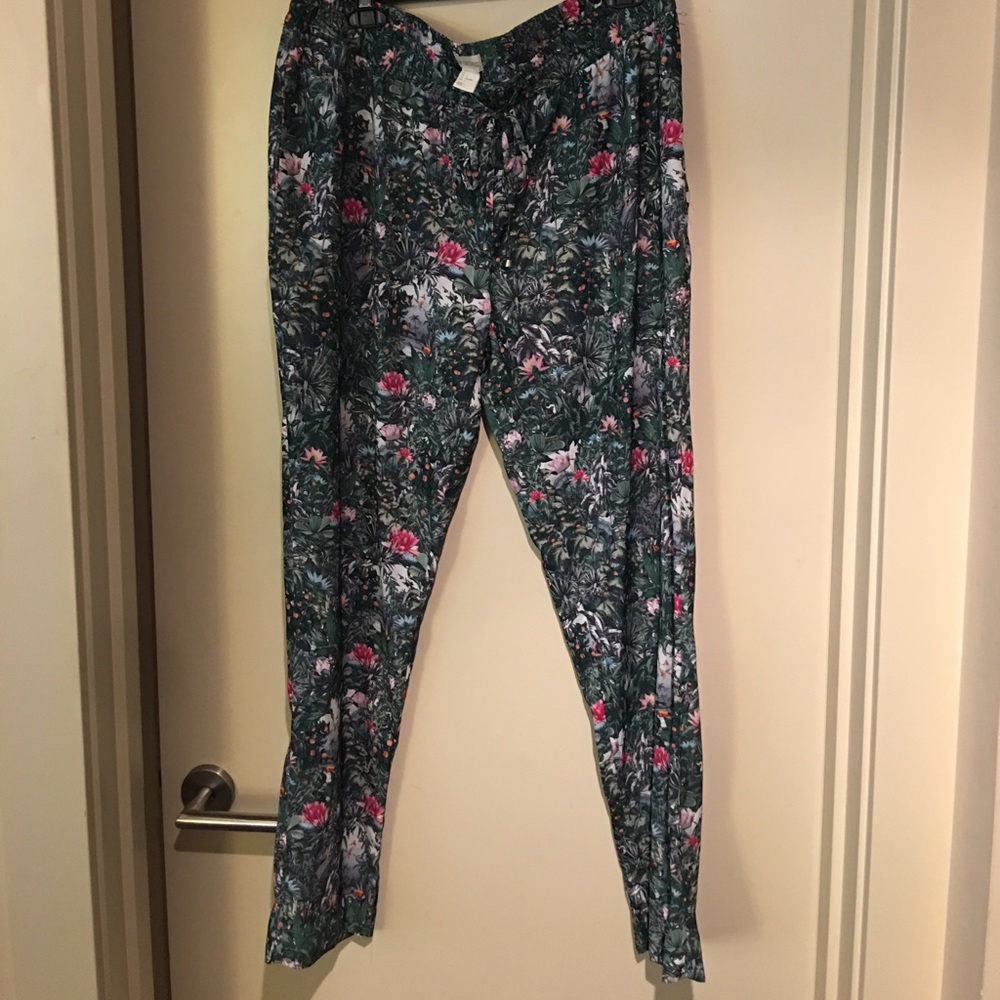 H & M jungle jogger pants size L