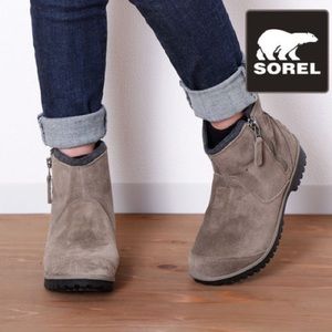 NWT Sorel Meadow Zip Boot (BRAND NEW)