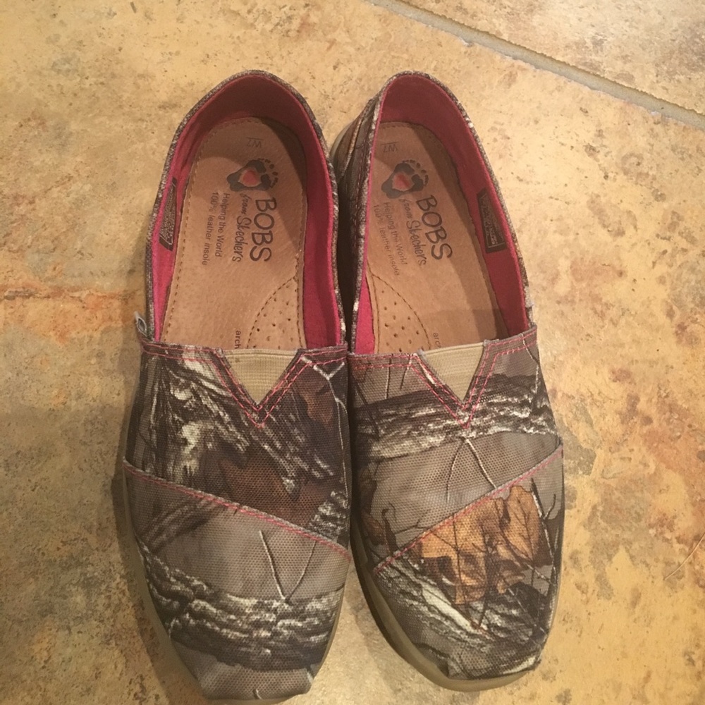 Camo Bobs by Sketchers shoe size 7