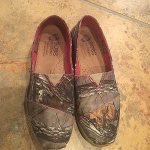 Camo Bobs by Sketchers shoe size 7