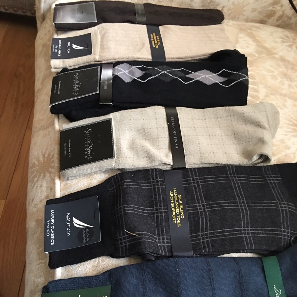 New men's socks size 8-12 6 pair Nautica plus