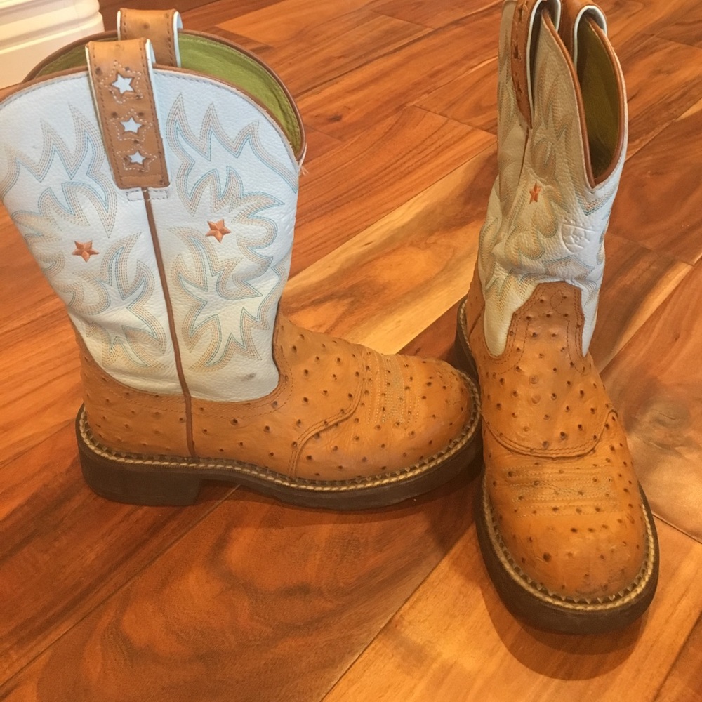 Ariat Star baby boot! Size 6.5B