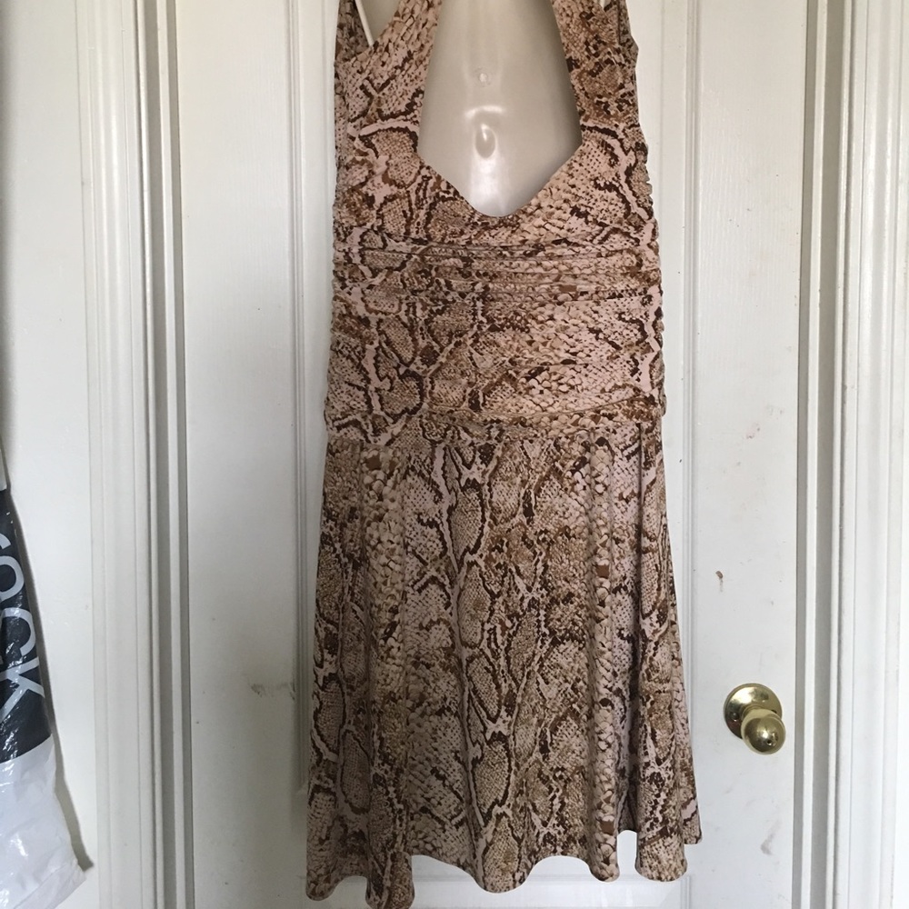 Dress - Picture 4 of 4