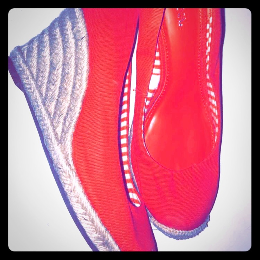 Red/orange Marona wedge style heel