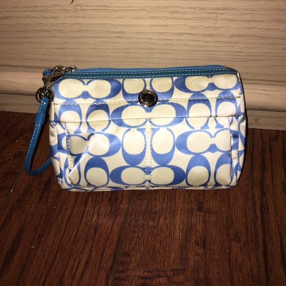 Coach wristlet - Picture 5 of 5