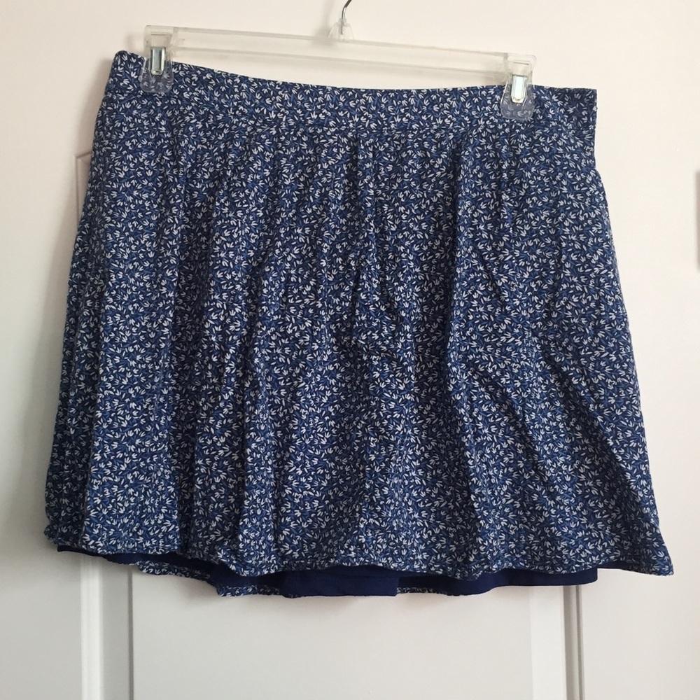 Old Navy Blue Floral Skirt - Size Large