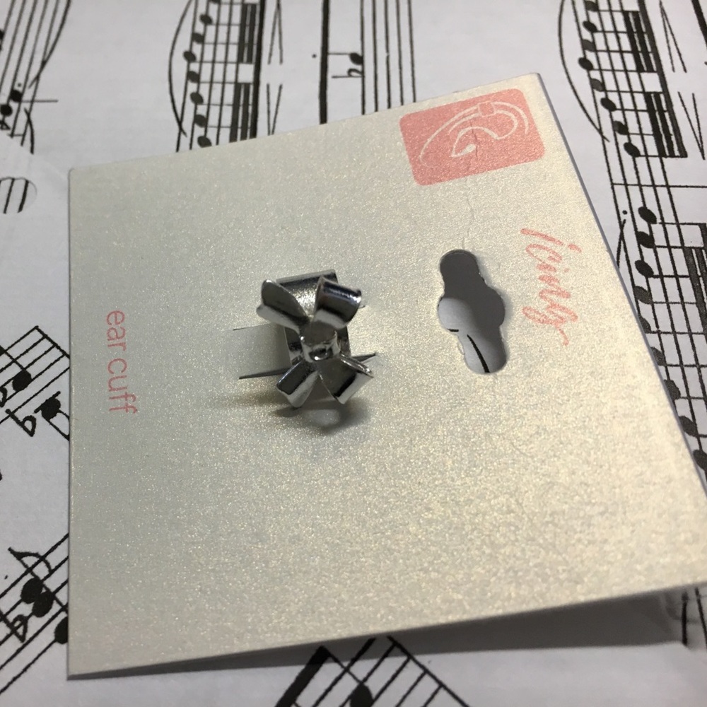 Silver Ear Cuff - Picture 2 of 3