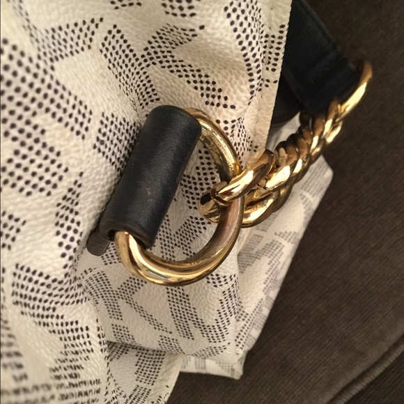 Micheal Kors Large Logo Hamilton Satchel & Tote - Picture 4 of 6