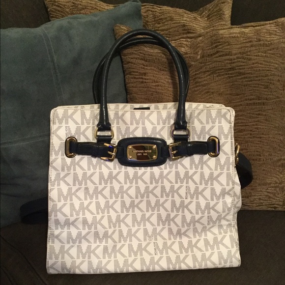 Micheal Kors Large Logo Hamilton Satchel & Tote - Picture 6 of 6