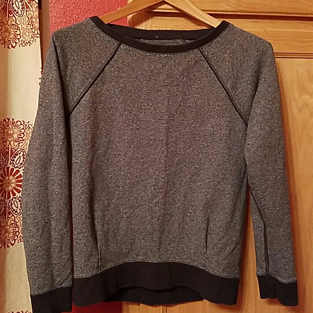 Lululemon charcoil sweatshirt