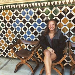 Meet your Posher, Holly