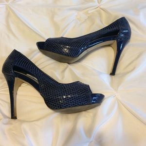 White House/Black Market Blue Snakeskin Pump