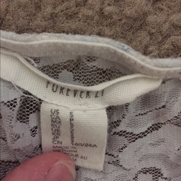 Floral Lace Back Crop Top - Picture 3 of 3