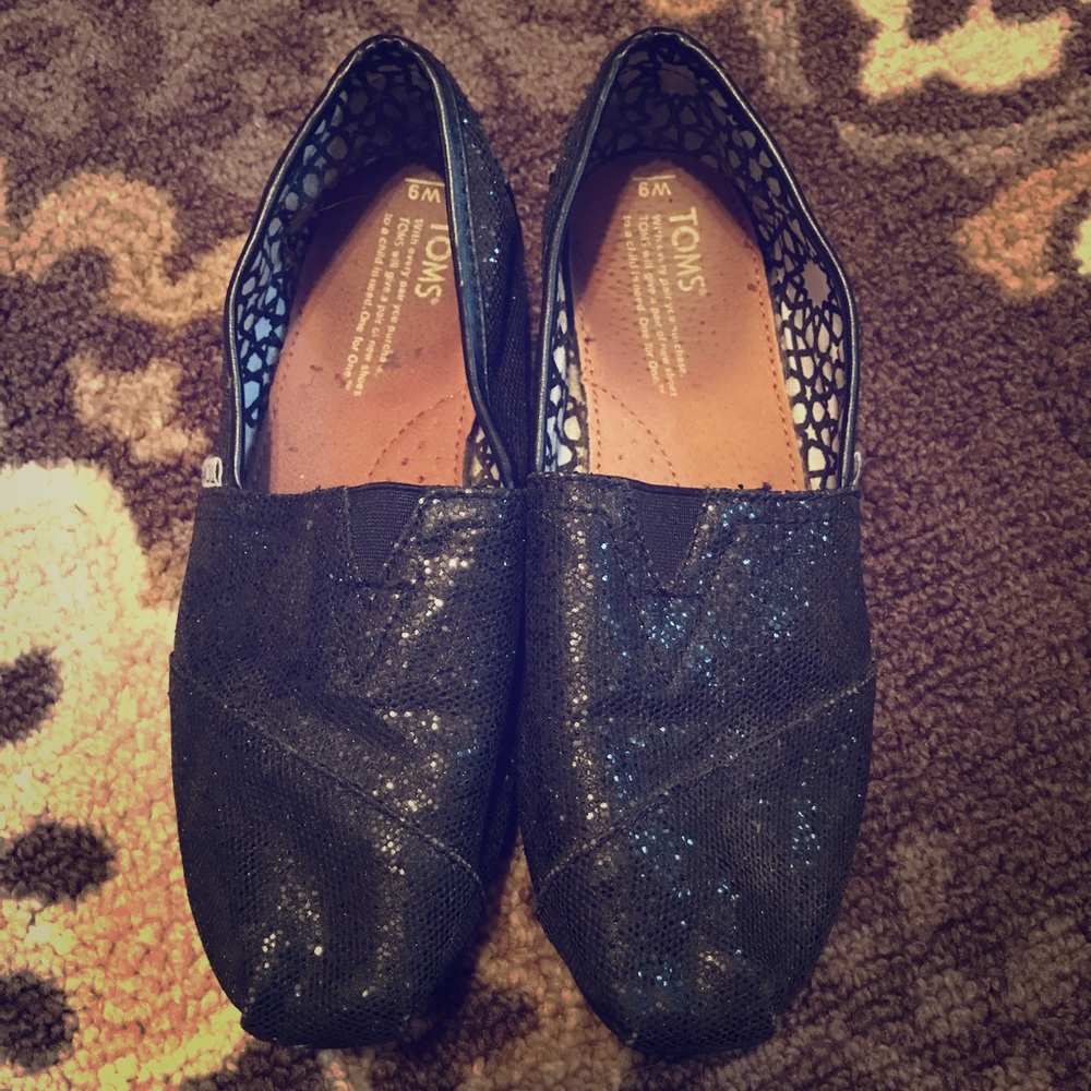 TOMS shoes