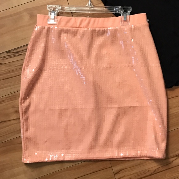 H&M Peach Sequenced Skirt ,w Tag , Small - Picture 2 of 4