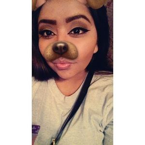 Meet your Posher, Danae