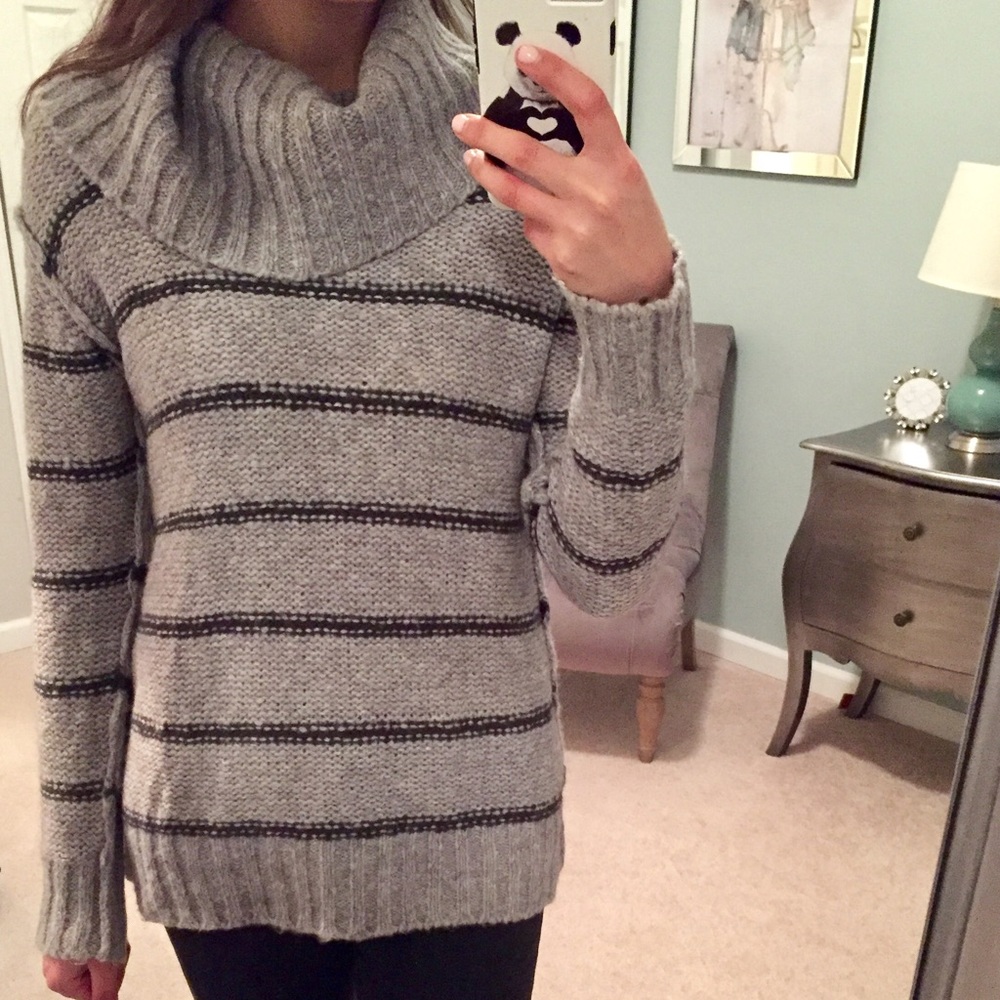 Urban Outfitters Gray & Green Striped Turtleneck