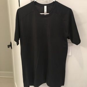 Men's lululemon metal tech vent shirt