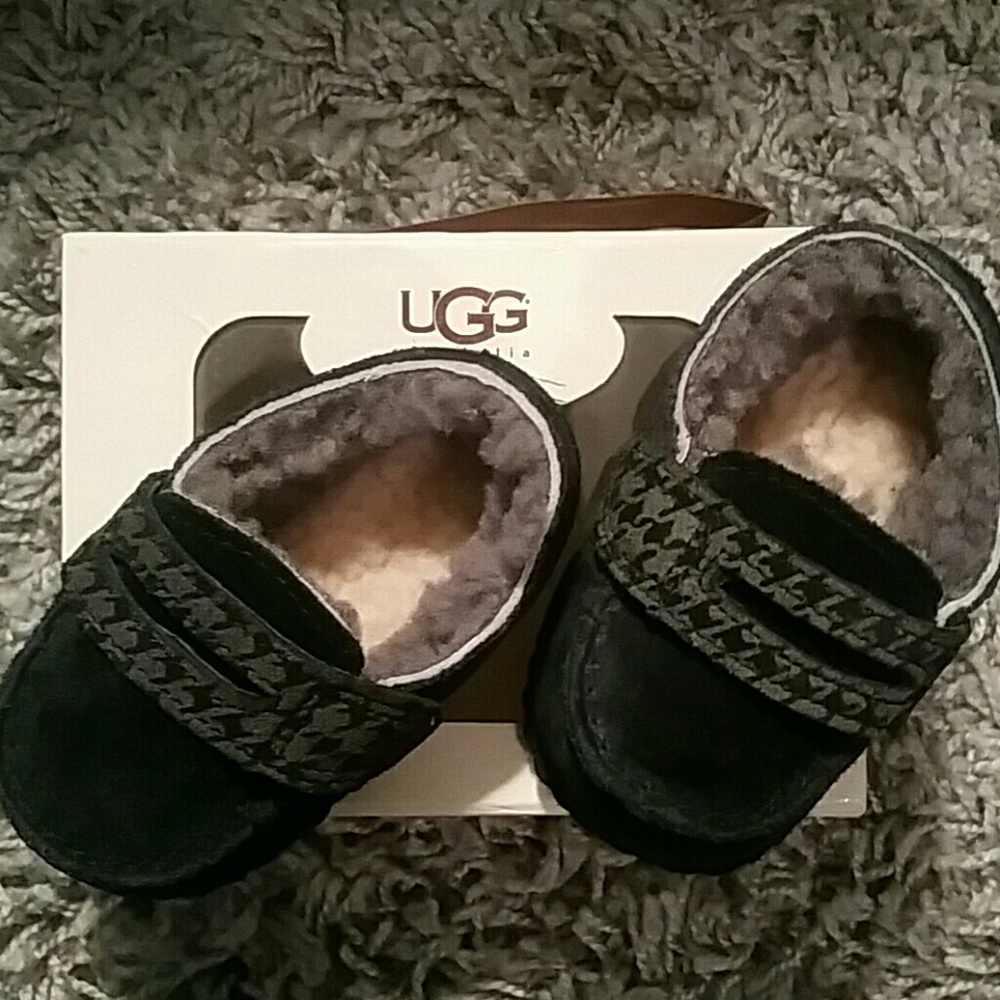 NEW!! UGG Baby Slippers