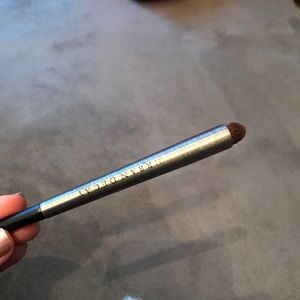 Urban Decay finger brush