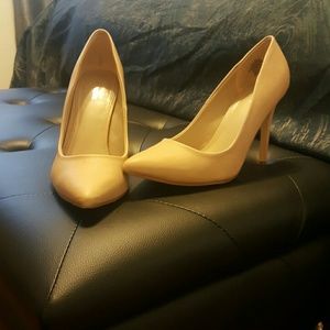 beige pumps
