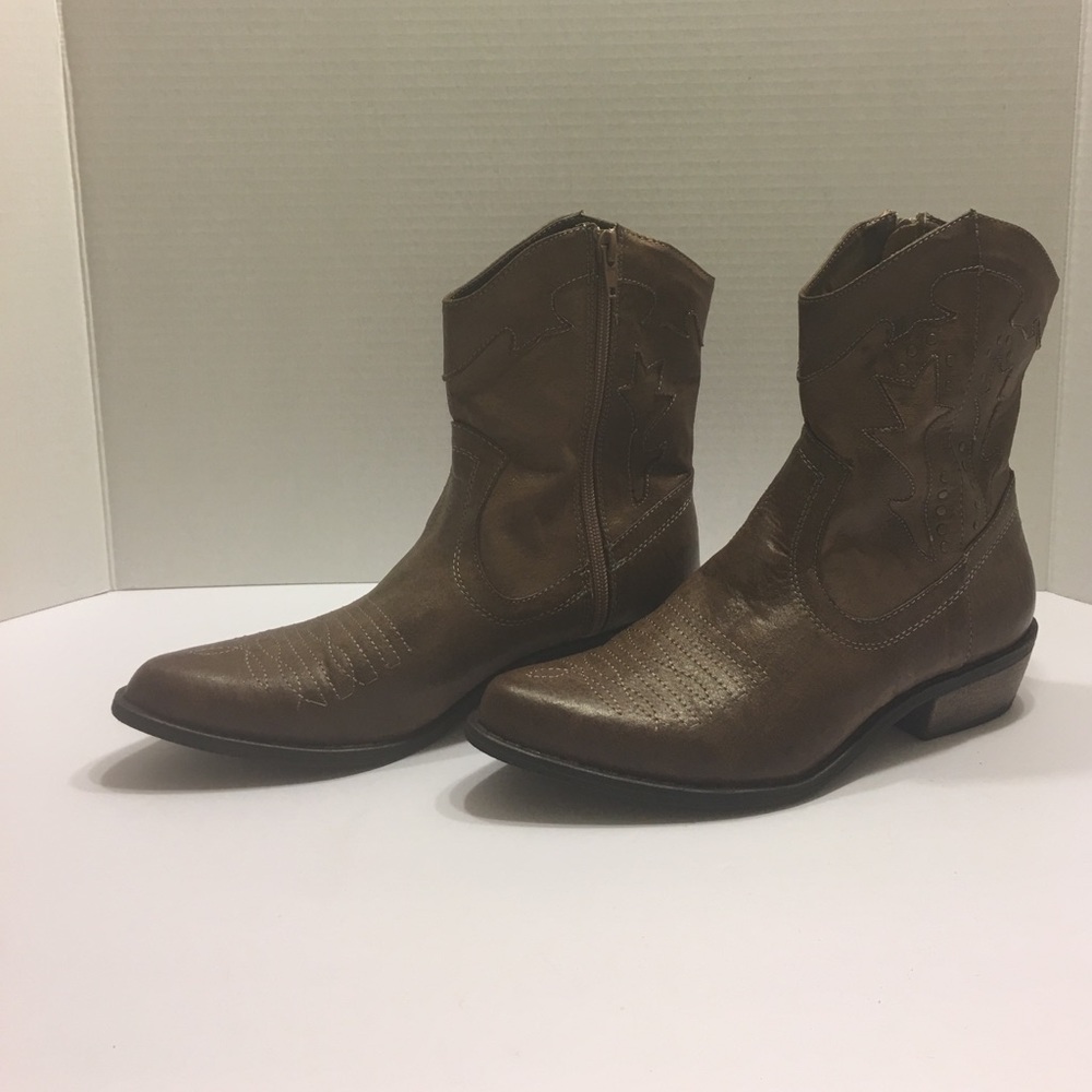 Coconuts light brown cowboy boots