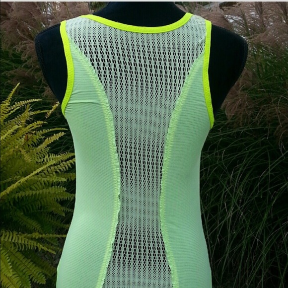 Lululemon tank - Picture 3 of 3