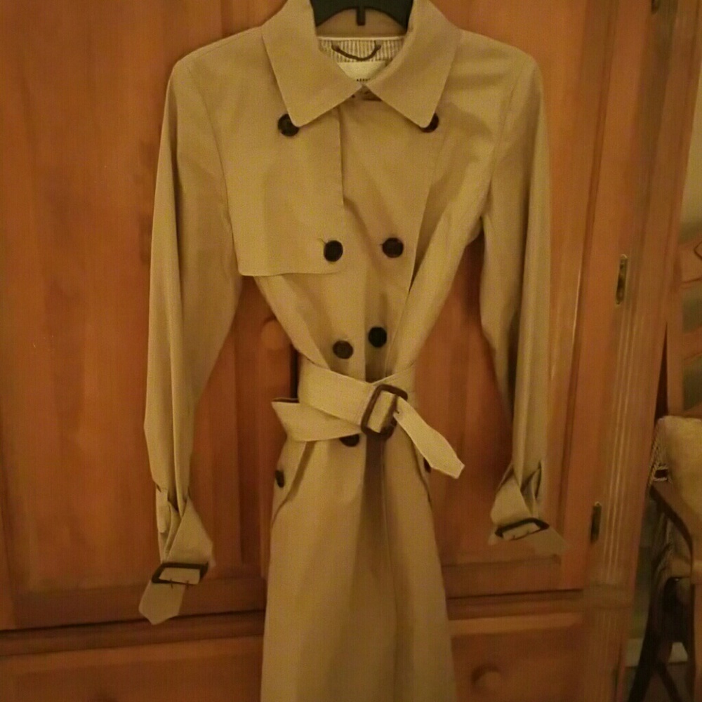 Banana republic tan trench coat