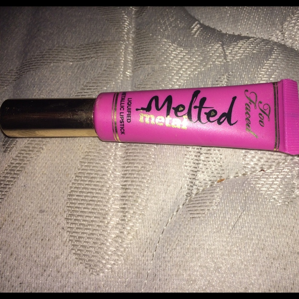 Too faced melted Metal liquid metallic lipstick