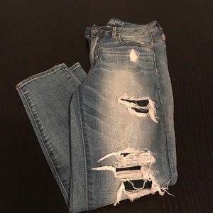 Distressed Cropped Jeans 👖