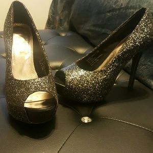 glitter pumps!