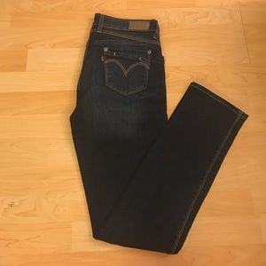 NWOT Levi Skinny Jeans.