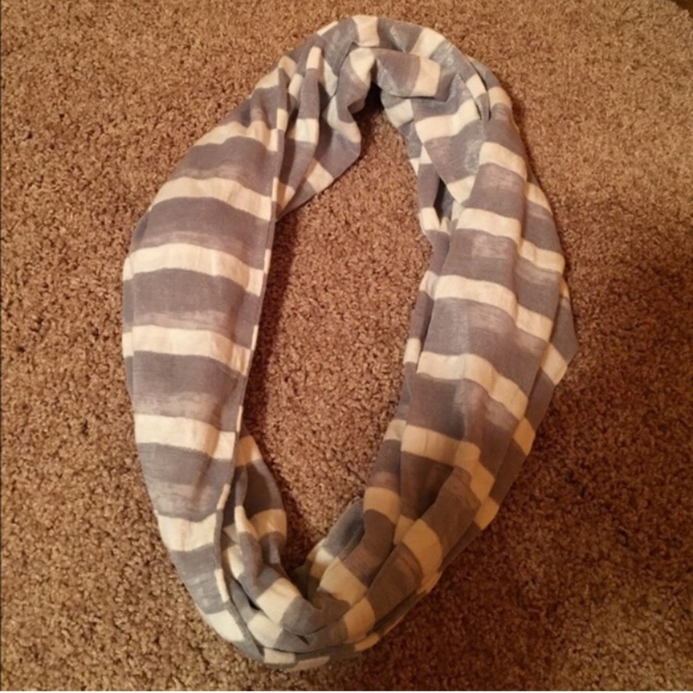NEW💕Infinity Scarf