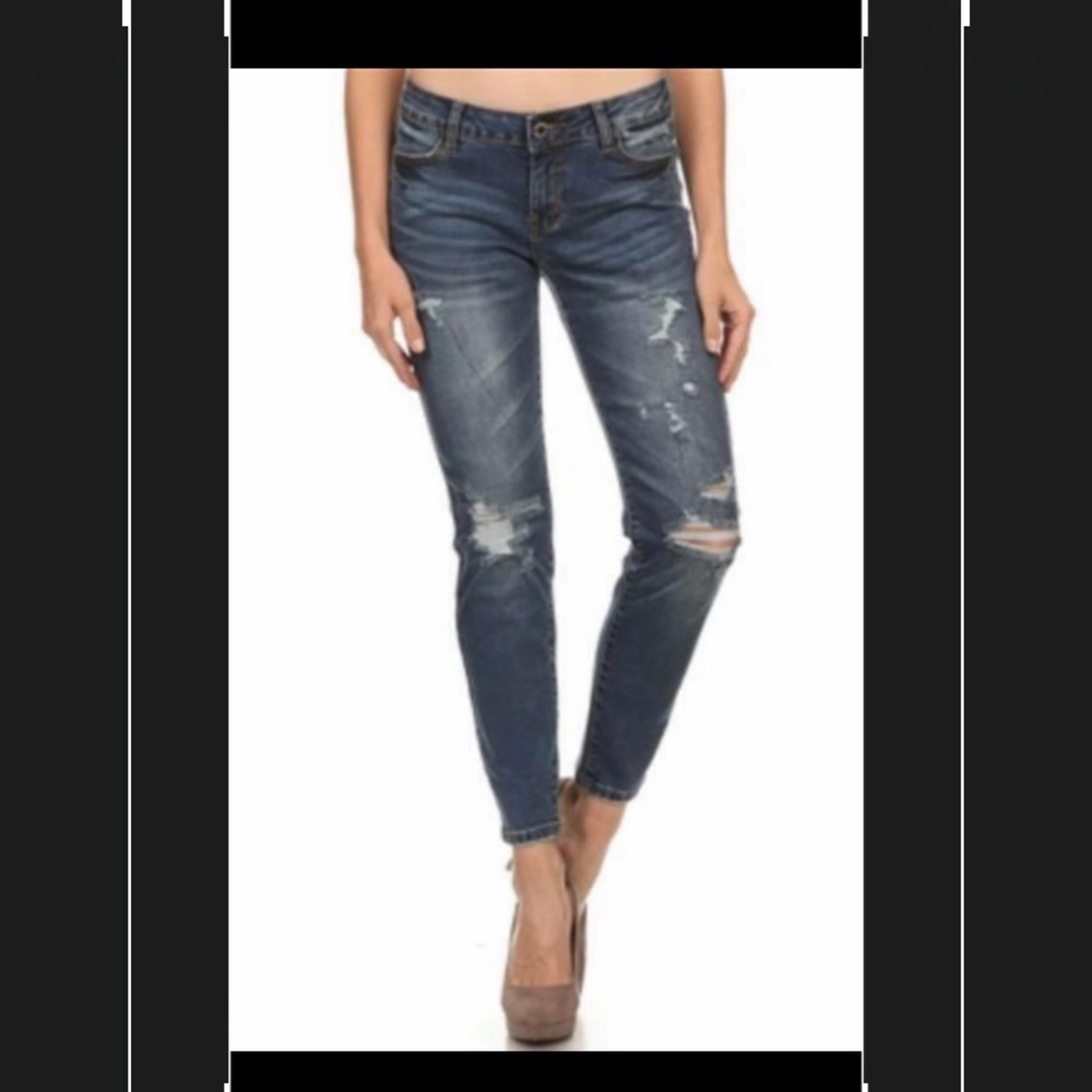 Distressed skinny fit boyfriend jeans