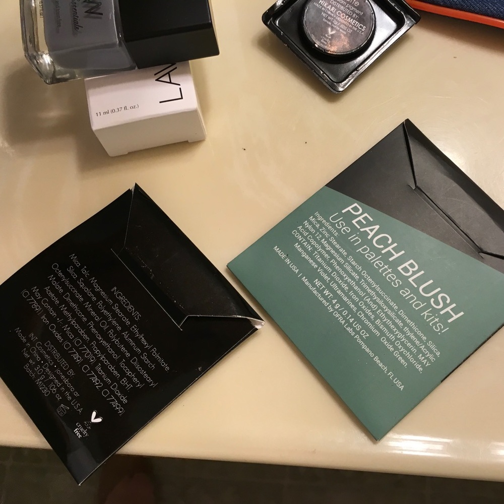 Makeup bundle - Picture 3 of 4