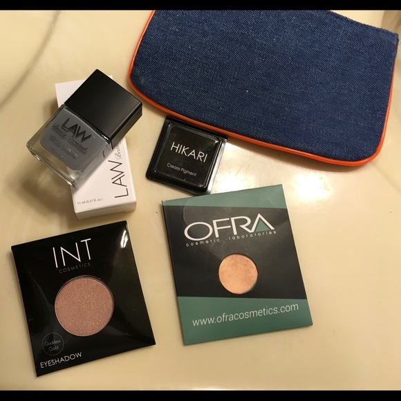 Makeup bundle - Picture 2 of 4