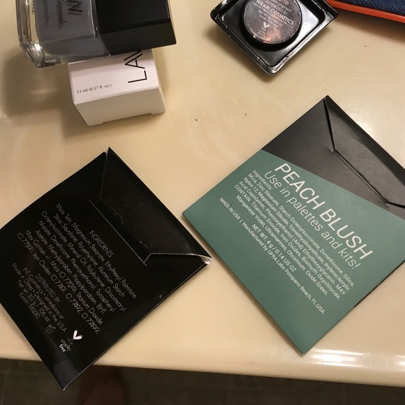 Makeup bundle - Picture 3 of 4