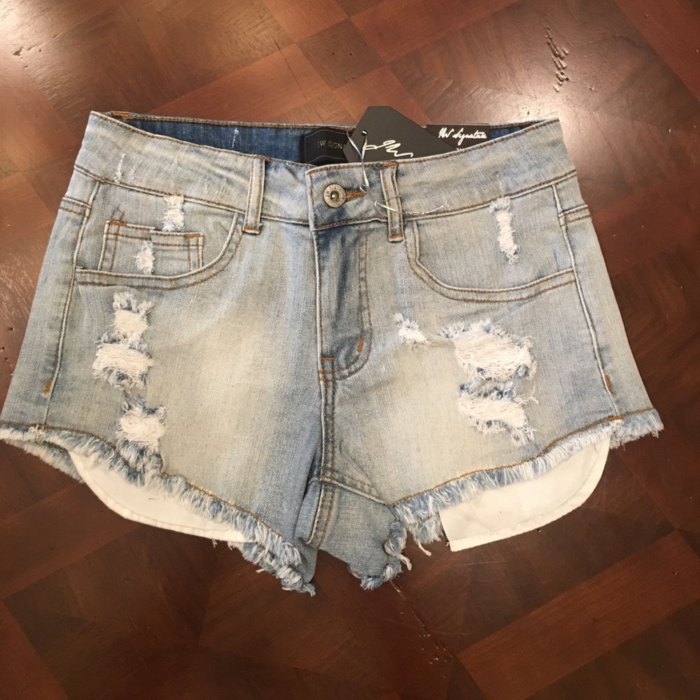 ❤ New Listing ❤ Denim Shorts - Picture 2 of 7