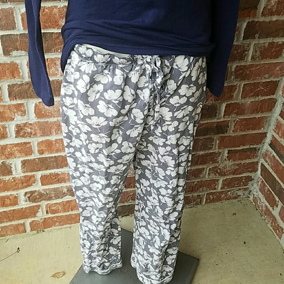 Victoria Secret top and bottoms - Picture 3 of 6