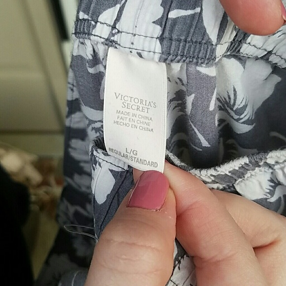 Victoria Secret top and bottoms - Picture 6 of 6