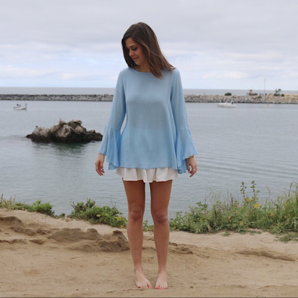 blue flutter sleeve top - Picture 4 of 4