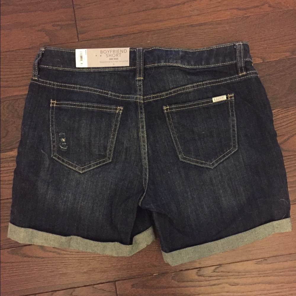 Shorts - Picture 2 of 3