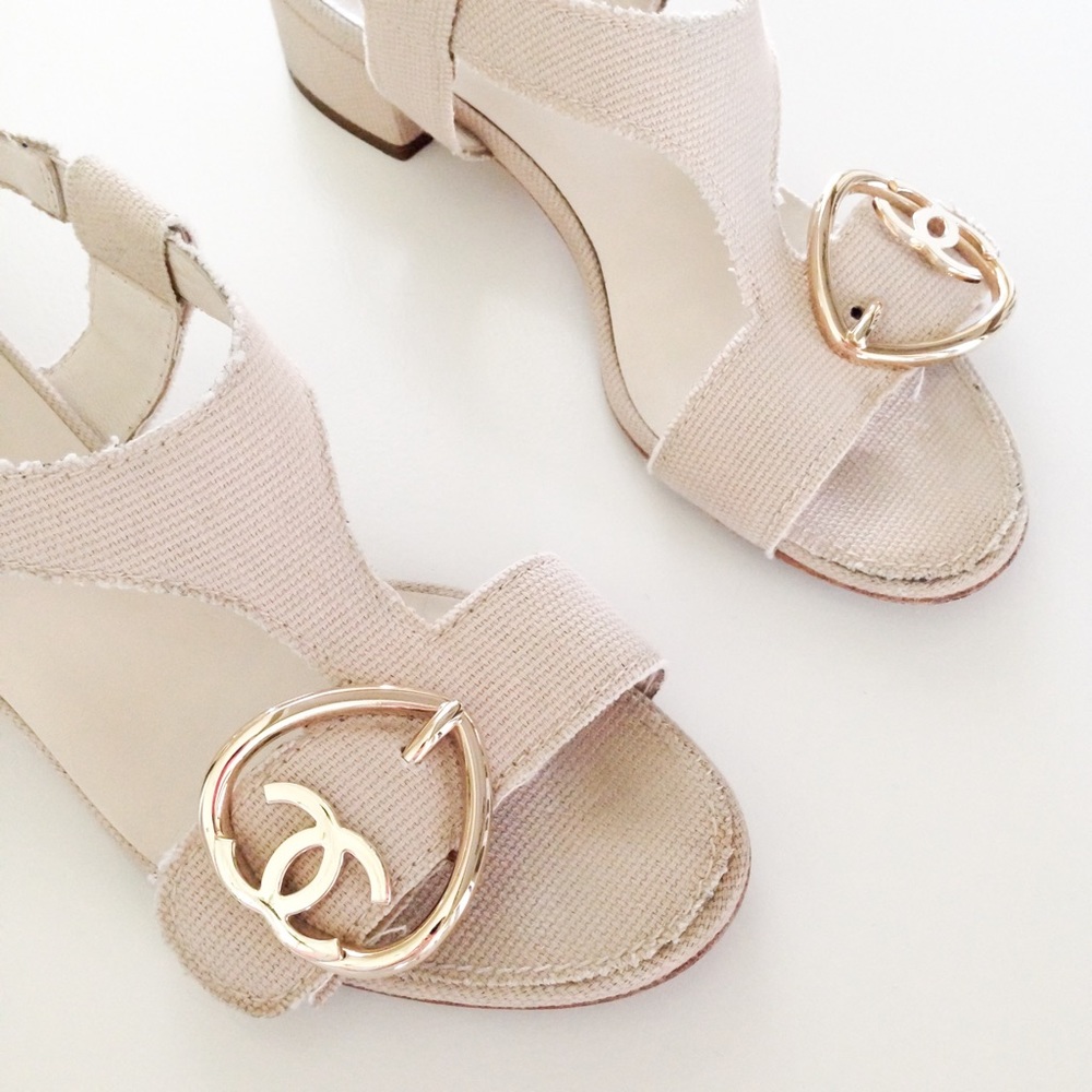 Chanel heart logo nude canvas sandals 39 - Picture 1 of 8