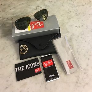 Ray ban original aviator brand new with everything