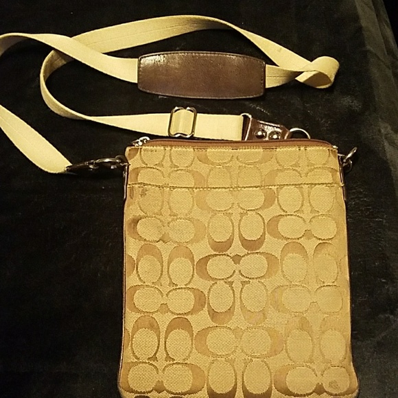 Coach crossbody - Picture 2 of 4